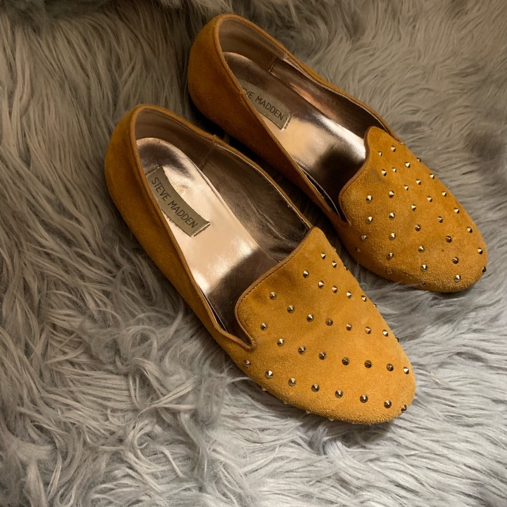Stud flats